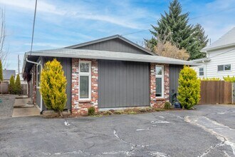 705-707-707 N Sumner St in Portland, OR - Building Photo - Building Photo