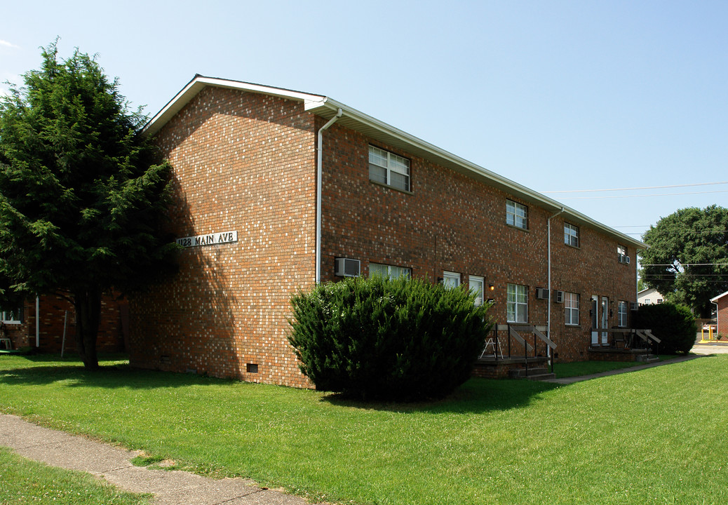 1128 Main Ave in Nitro, WV - Building Photo