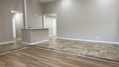 1413 Colmar Dr in Plano, TX - Foto de edificio - Building Photo