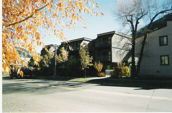 Aspen Highlands Village in Aspen, CO - Building Photo - Building Photo