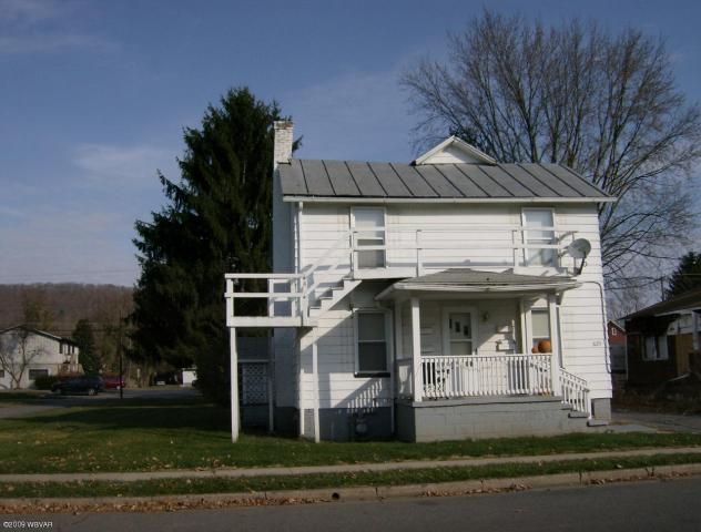 625 E Church St in Lock Haven, PA - Foto de edificio