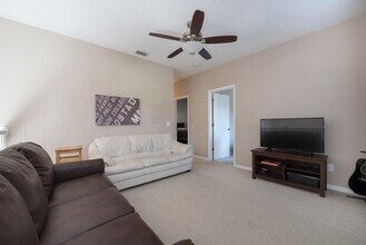 9673 Lake District Ln in Orlando, FL - Building Photo - Building Photo