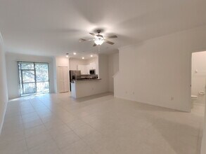 30834 Veridian Wy in Wesley Chapel, FL - Building Photo - Building Photo