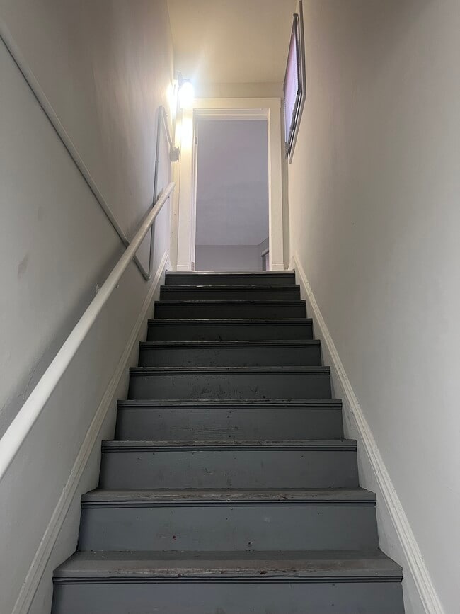 2018 Corning Ave, Unit #2 Upper in Cleveland, OH - Building Photo - Building Photo