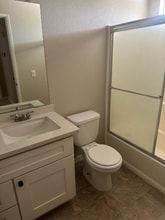 370 Tully Rd in Modesto, CA - Building Photo - Building Photo