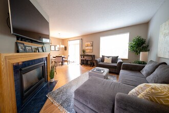 16329 Jatos Cir in Lakeville, MN - Building Photo - Building Photo
