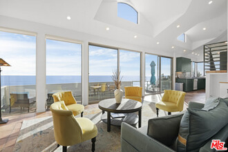 33334 Pacific Coast Hwy in Malibu, CA - Building Photo - Building Photo