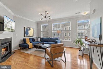 21796 Kelsey Square in Ashburn, VA - Building Photo - Building Photo