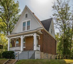 5638 Summit Pl in St. Louis, MO - Building Photo - Building Photo