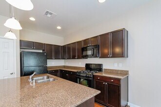9345 W Grand Sky Ave in Las Vegas, NV - Building Photo - Building Photo
