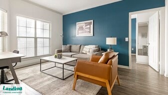 19275 Stone Oak Pkwy in San Antonio, TX - Building Photo