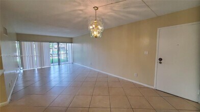 5801 Washington St in Hollywood, FL - Building Photo - Building Photo