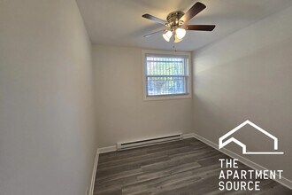 732 W Roscoe St, Unit SGA in Chicago, IL - Foto de edificio - Building Photo