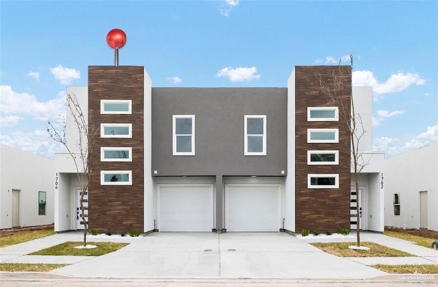 1704 W B St, Unit Rm 2 in Mission, TX - Building Photo