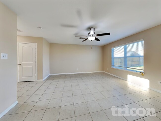 729 Totem Trail Dr in La Marque, TX - Building Photo - Building Photo