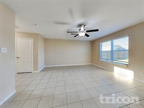 729 Totem Trail Dr in La Marque, TX - Building Photo - Building Photo