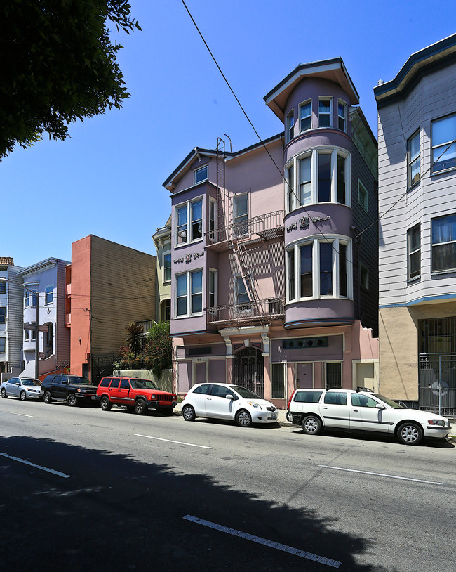 706 Oak St in San Francisco, CA - Foto de edificio - Building Photo