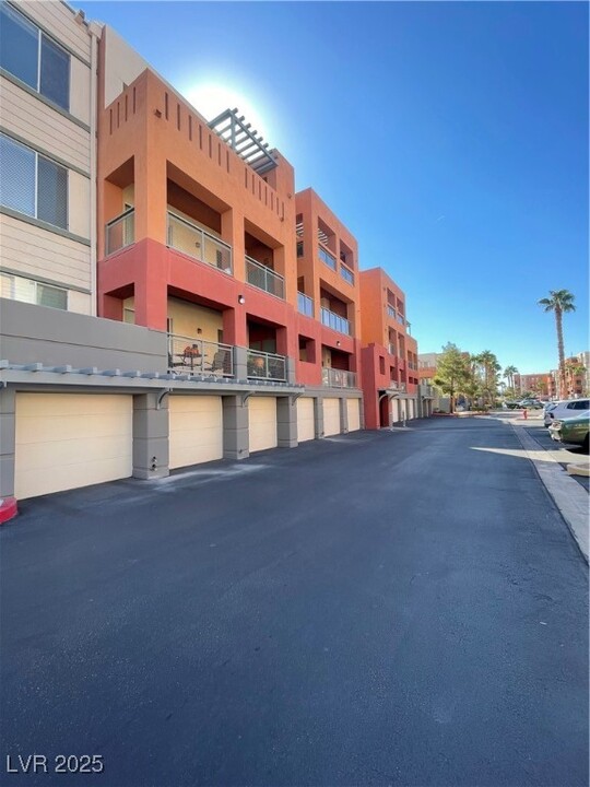 79 E Agate Ave in Las Vegas, NV - Building Photo