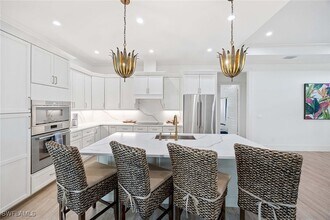 18457 Royal Hammock Blvd in Naples, FL - Building Photo - Building Photo