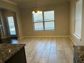 4336 W Wales Dr in Fayetteville, AR - Building Photo