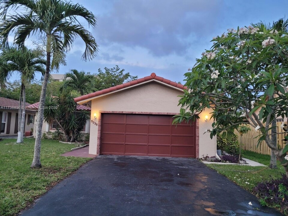9039 NW 21st Ct in Coral Springs, FL - Building Photo