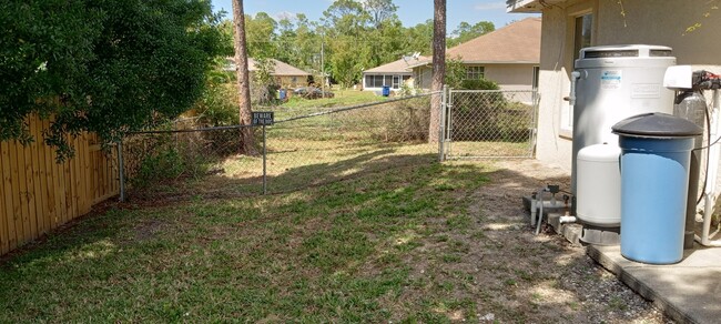 2426 George Ave S in Lehigh Acres, FL - Building Photo - Building Photo