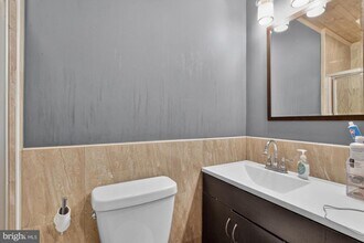 416 E Flora St in Philadelphia, PA - Building Photo - Building Photo