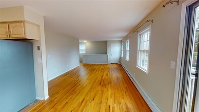 8 Lincoln St-Unit -B in Suffern, NY - Building Photo - Building Photo