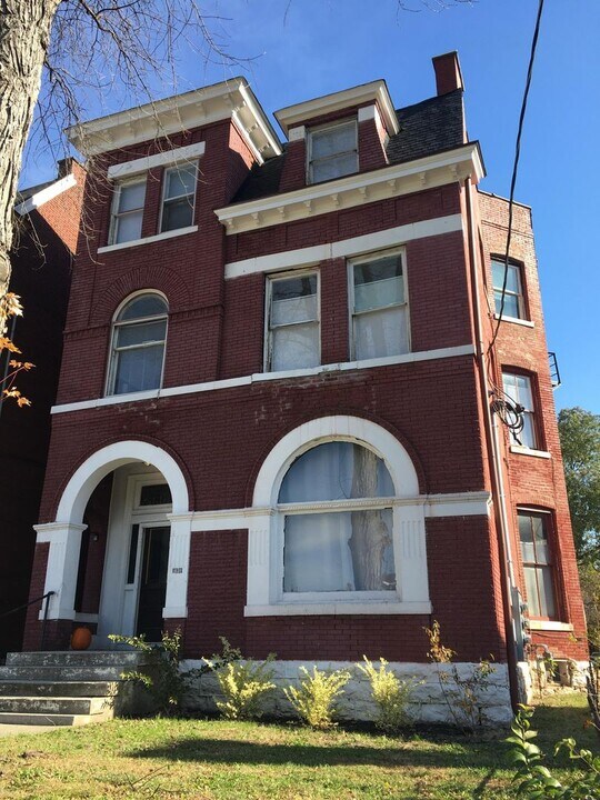 1131 S 2nd St in Louisville, KY - Building Photo