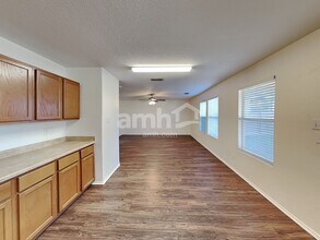 715 Rodeo Ranch in San Antonio, TX - Building Photo - Building Photo