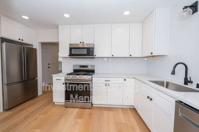 3875 Florence St in San Diego, CA - Building Photo - Building Photo