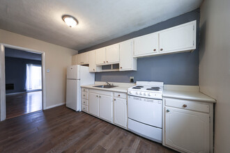 35 Westgate Rd, Unit 4 in Boston College, MA - Building Photo - Building Photo