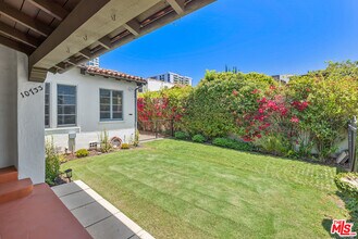 10733 Wellworth Ave in Los Angeles, CA - Building Photo - Building Photo