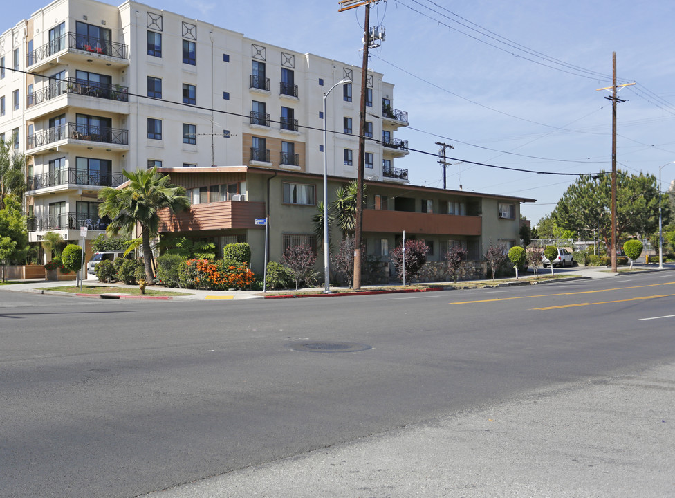 4506 W 3rd St in Los Angeles, CA - Foto de edificio