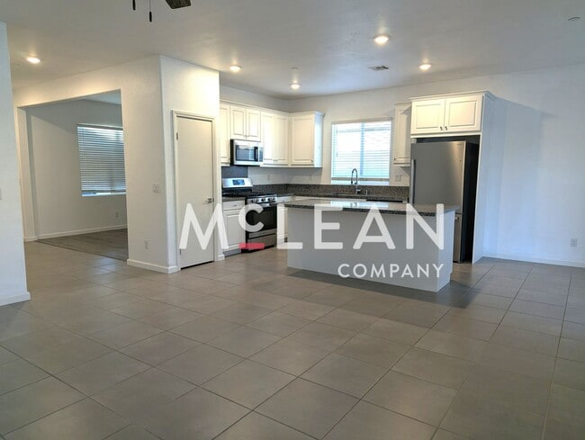 11555 W Starcross Dr in Desert Hot Springs, CA - Foto de edificio - Building Photo