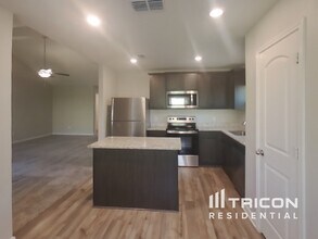 189 Banjo Trl in Newark, TX - Building Photo - Building Photo