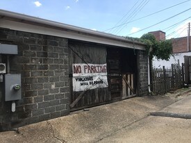 822 Caroline St in Fredericksburg, VA - Building Photo