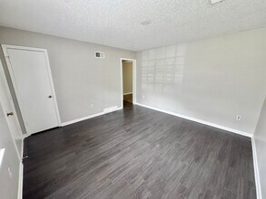 4540 Spring Valley Dr in Memphis, TN - Building Photo - Building Photo