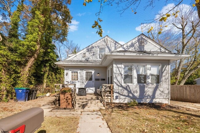 property at 27 E Groveland Ave