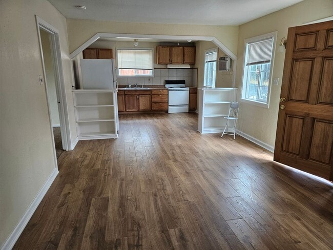 14531 Emory Ave in Clearlake, CA - Building Photo - Building Photo