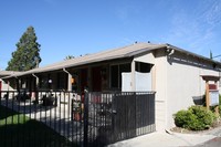 2621 Edison Ave in Sacramento, CA - Foto de edificio - Building Photo