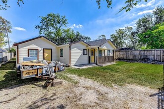 10116 Silvercrest St, Unit 511 in Houston, TX - Building Photo - Building Photo