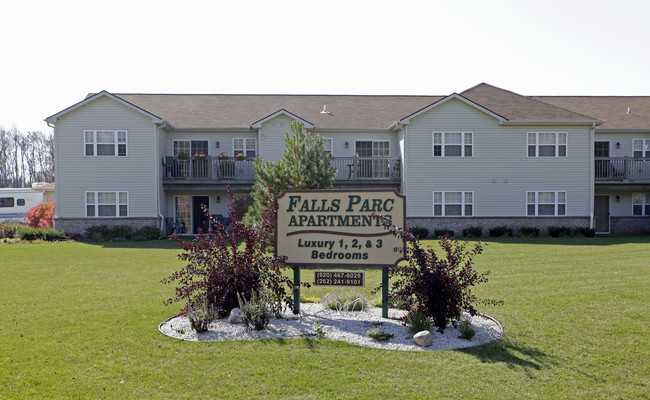 Falls Parc Apartments in Sheboygan Falls, WI - Foto de edificio - Building Photo