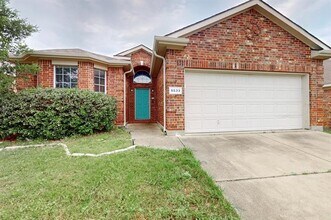 9533 Willow Branch Way in Crowley, TX - Building Photo - Building Photo