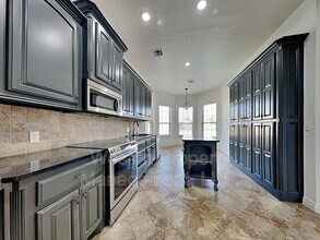 2008 SE 9th St in Moore, OK - Building Photo - Building Photo