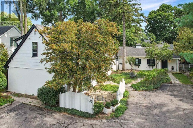 1182-1182 Linbrook Rd in Oakville, ON - Building Photo - Building Photo