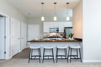 Crescent Woods in Gahanna, OH - Building Photo - Building Photo