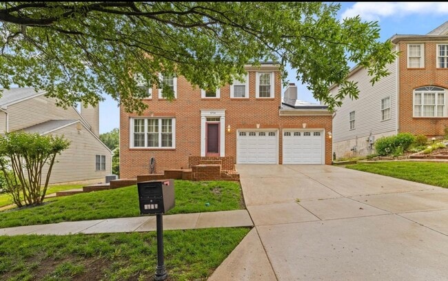 5714 Silk Tree Dr in Riverdale Park, MD - Building Photo - Building Photo