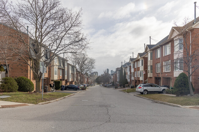 7 Protea Gdns in Toronto, ON - Building Photo - Building Photo