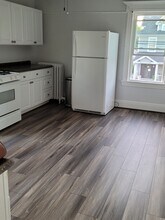 128 Woods Ave, Unit Second Floor in Rockville Centre, NY - Building Photo - Building Photo